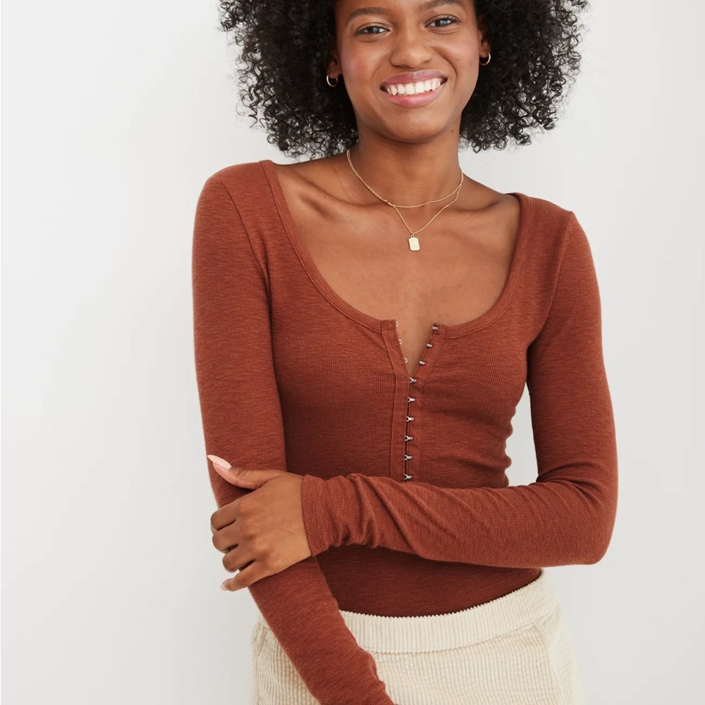 Aerie - Long sleeved hook & eye body suit